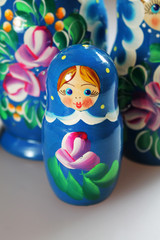  Popular russian souvenir -  wooden nesting dolls   matryoshkas.