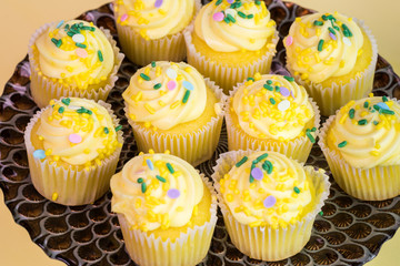  Easter cupcakes decorated easter eggs sprinkles