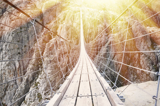 Fototapeta Trift Bridge, the longest 170m pedestrian-only suspension bridge