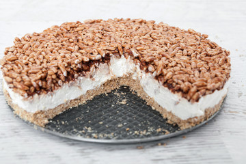 Creamy cheesecake with chocolate