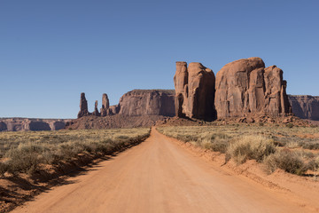 Fototapeta na wymiar Desierto de rocas en el Monument Valley, Utah, USA