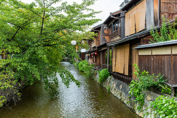 Fototapeta na wymiar Traditional japanese house in Kyoto