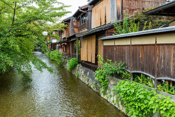 Fototapeta na wymiar Traditional japanese house in Kyoto Gion