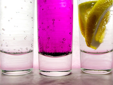 glasses with lemon  bubbles, permanganic acid