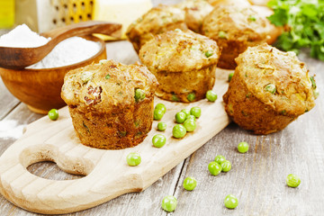 Muffins with green peas