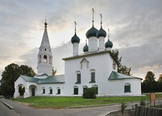 Fototapeta na wymiar Church of St. Nicholas in Rubleny Gorod. Yaroslavl. Russia