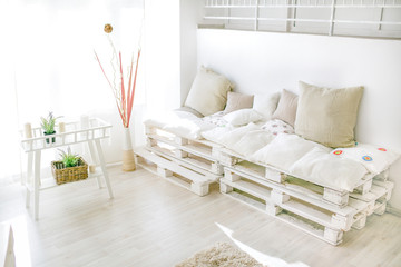 pallet interior home - white and bright sunny room