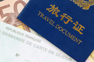 Demande de carte de séjour en France... document chinois