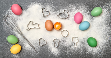 Fototapeta na wymiar Easter food background. Cookies colored eggs