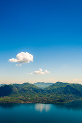 Blick über den Lago Maggiore und südliche Alpen, Oberitalien