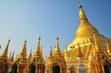 Fototapeta premium Shwedagon Pagoda in Yangon, Myanmar