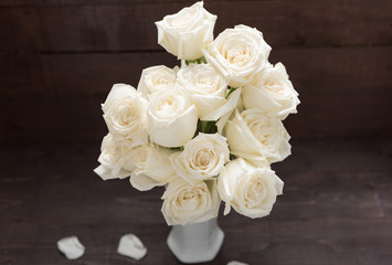 White roses flower are in the vase