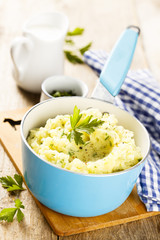 Mashed potatoes with herbs