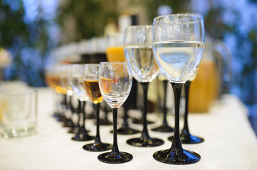 Glasses with Black Support