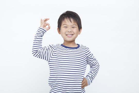 オッケーする子供