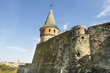Fototapeta na wymiar old fortress with a tower of Strelets