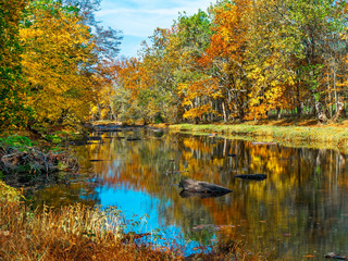 Fototapeta na wymiar Autumn Creek Reflections