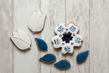 Eight march glazed  ginger breads