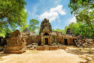 Obraz premium One of entrances to ancient Ta Som temple in Angkor, Cambodia