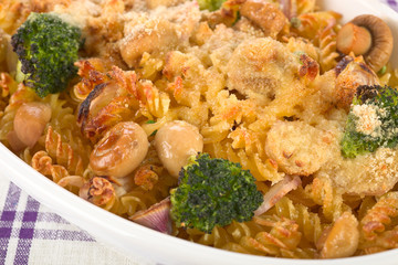 Vegetarischer Nudelauflauf