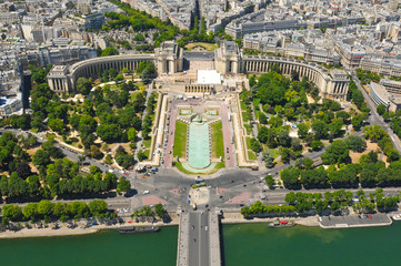Aerial view of Trocadero in Paris, France - obrazy, fototapety, plakaty
