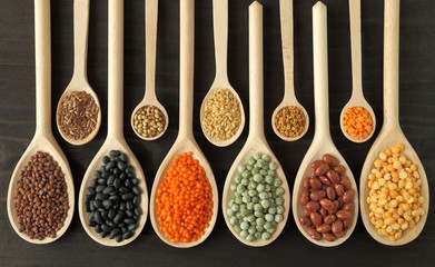 Obraz na płótnie Canvas Lentils, peas and beans.