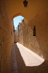 Fototapeta premium The narrow streets of Mdina, Malta