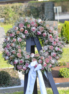 Trauerflor Bilder Durchsuchen 2,307 Archivfotos, und