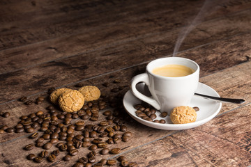 frischer Espresso und Gebäck
