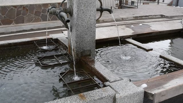 fontana fontane acqua bere sete scorre fresca vita
