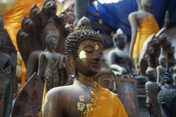 Buddha statue in Wat Visunnalat