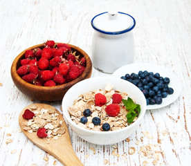 breakfast with fresh berries