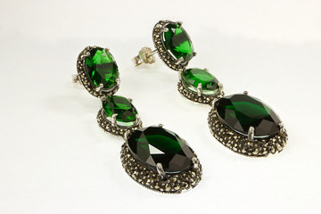 Silver earrings with emerald 