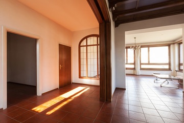 unfurnished living room in private house