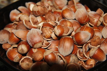 Avellanas crudas troceadas, con cascada y grano