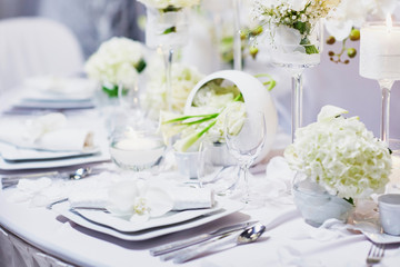 Beautidul table set for wedding reception