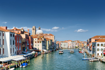 Fototapeta na wymiar View of the Grand Canal and colorful medieval houses, Venice
