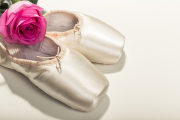 Obraz na płótnie Canvas Pink ballet shoes