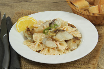 filet de lieu et farfalles 18032016