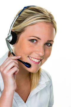 Frau mit Headset im Kundenservice