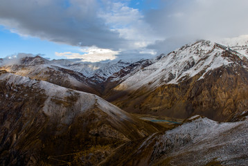 Obraz premium Himalaya mountains as seen when traveling by high mountain road from Manali to Leh, Ladakh.