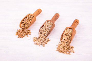 Деревянные ложки с зерном
