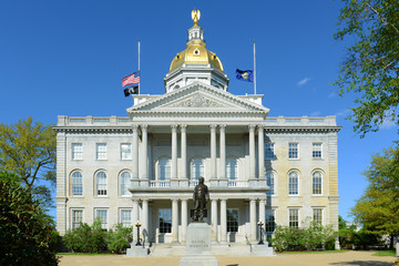 Obraz premium New Hampshire State House, Concord, New Hampshire, USA. New Hampshire State House is the nation's oldest state house, built in 1816 - 1819.