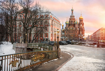 Obraz premium Красивый вечер Beautiful evening at the Savior on S