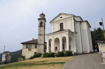 Fototapeta premium Madonna del Sasso, Ortasee, Piemont, Italien
