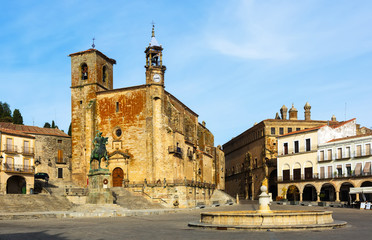 Day view of Plaza Mayor at Trujill