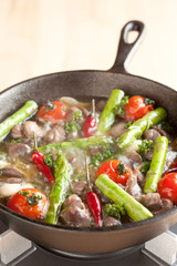 砂肝とアスパラのアヒージョ