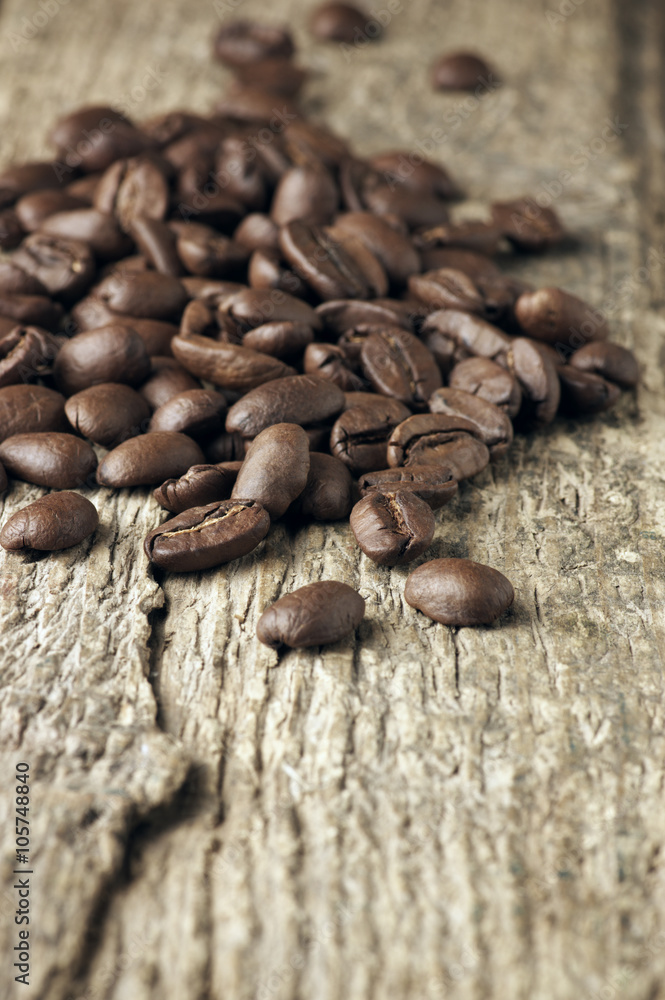 Poster coffee beans on wood