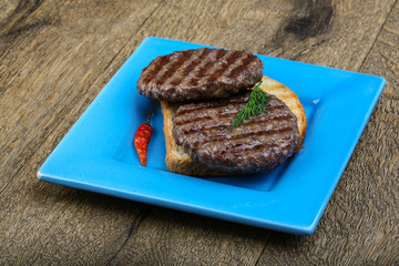 Grilled burger cutlet