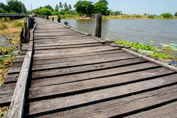 Obraz premium Wooden bridge
